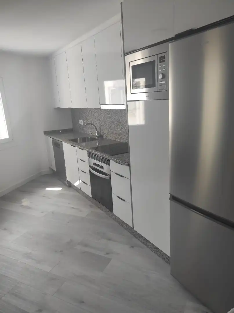 Kitchen of Flat for share in Vigo   with Heating, Terrace and Furnished