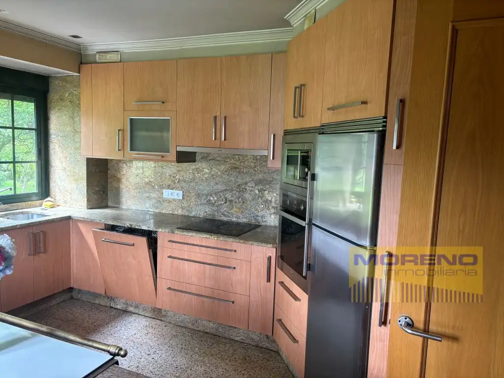 Cocina de Finca rústica en venta en Sarria