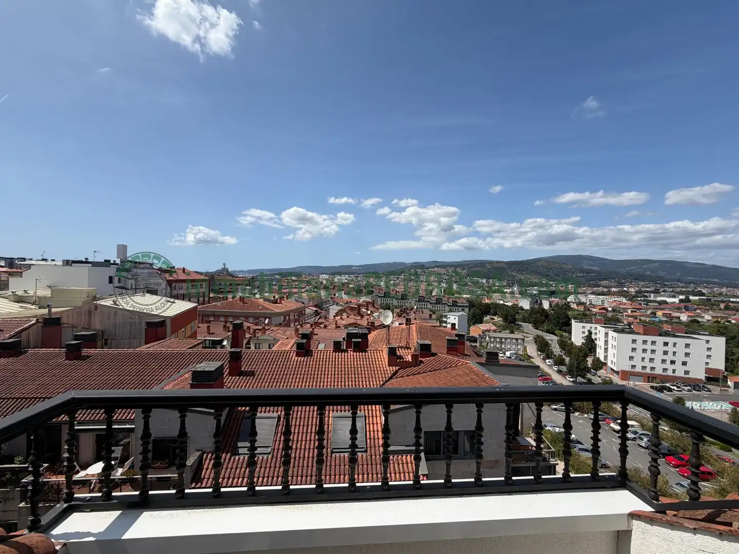 Vista exterior de Ático en venta en Pontevedra Capital  con Calefacción y Terraza