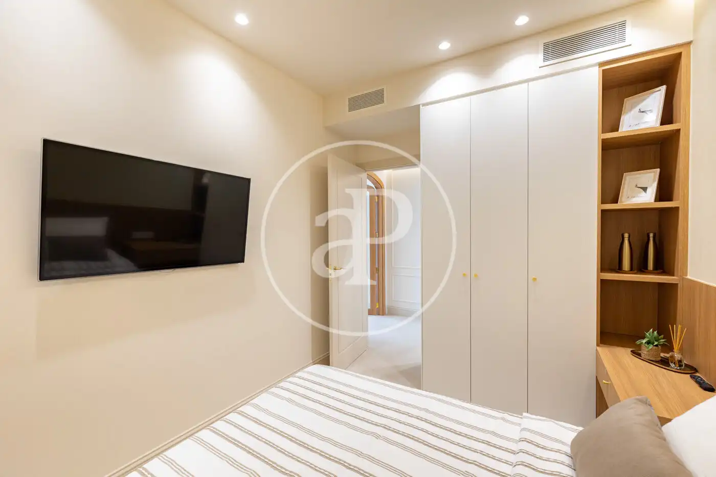 Bedroom of Flat for sale in Barcelona  with Air Conditioner, Heating and Furnished