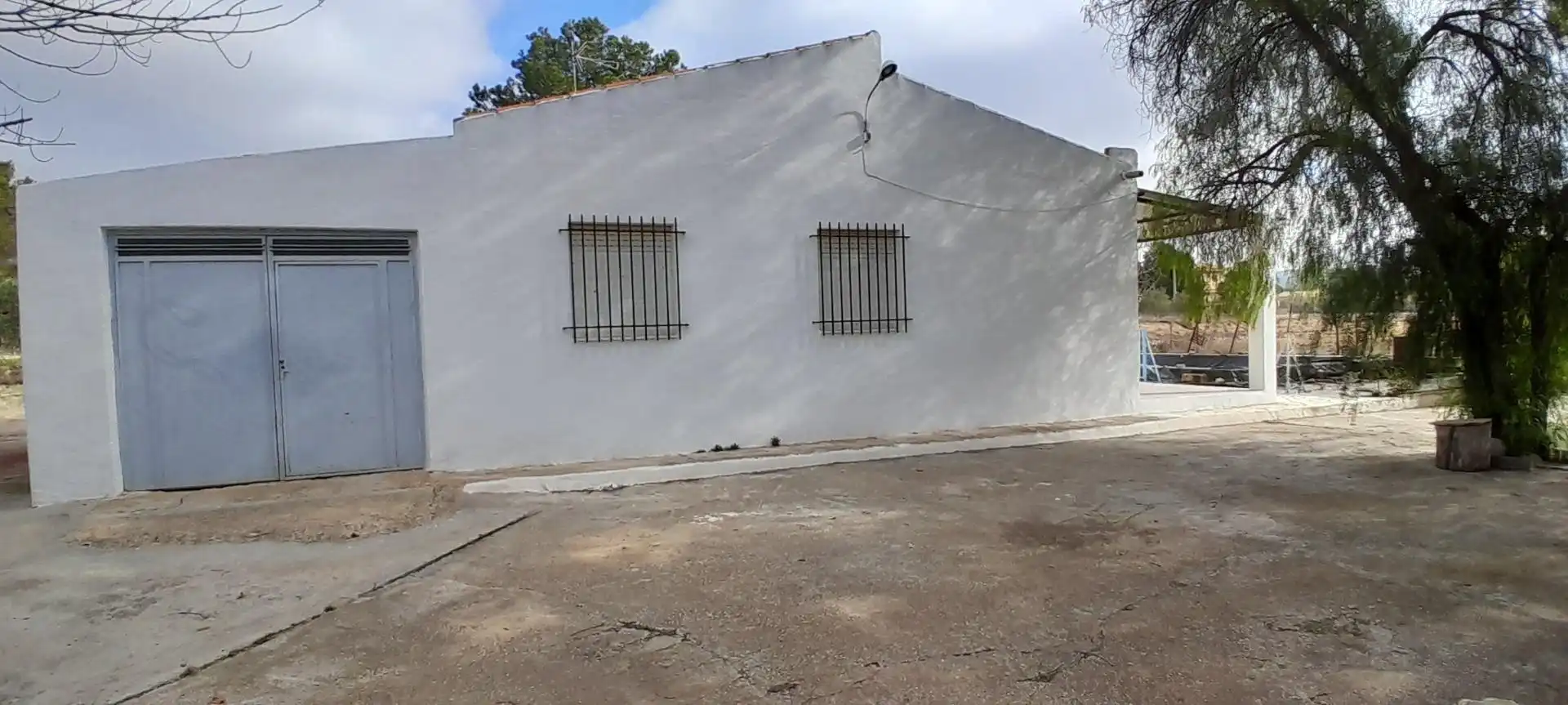 Vista exterior de Casa o xalet en venda en Yecla amb Piscina i Moblat