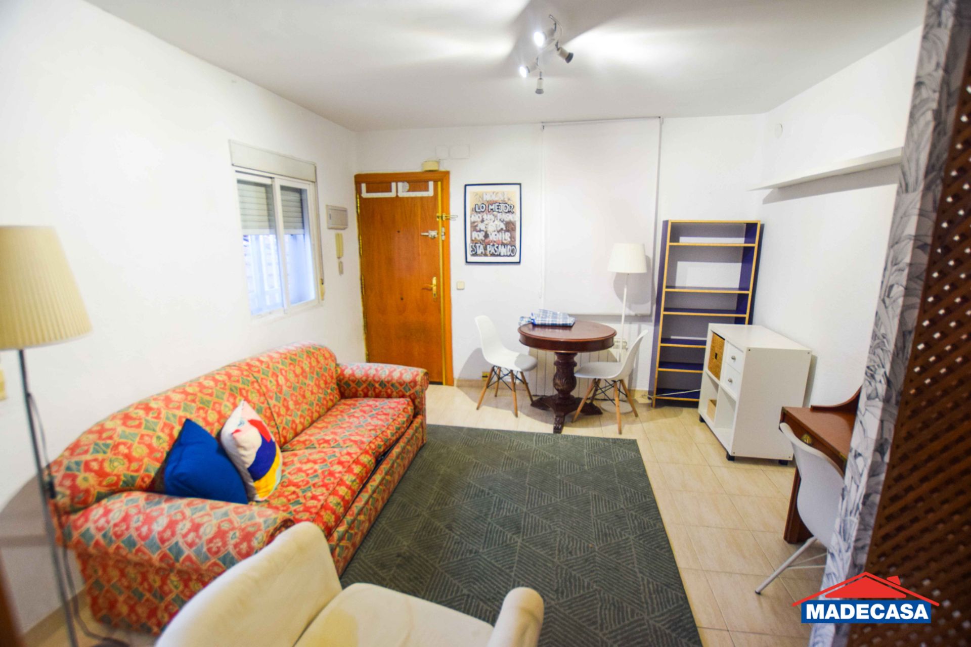 Sala d'estar de Apartament en venda en  Madrid Capital amb Moblat, Rentadora i Microones