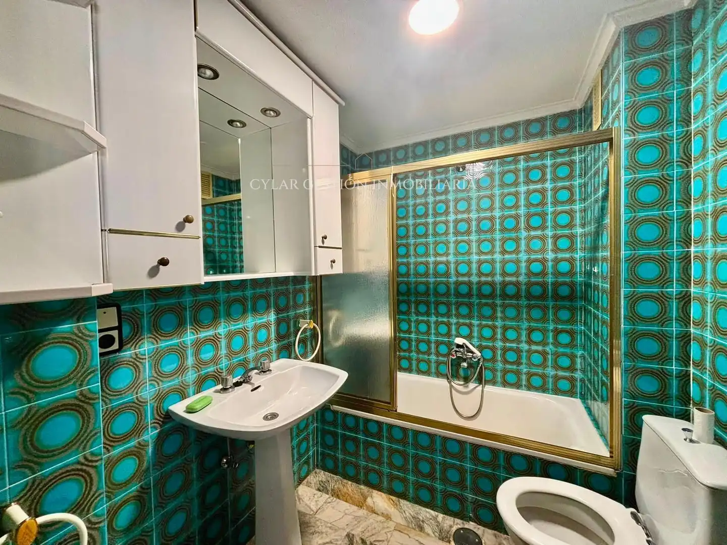 Baño de Piso en venta en Salamanca con Calefacción, Terraza y Piscina