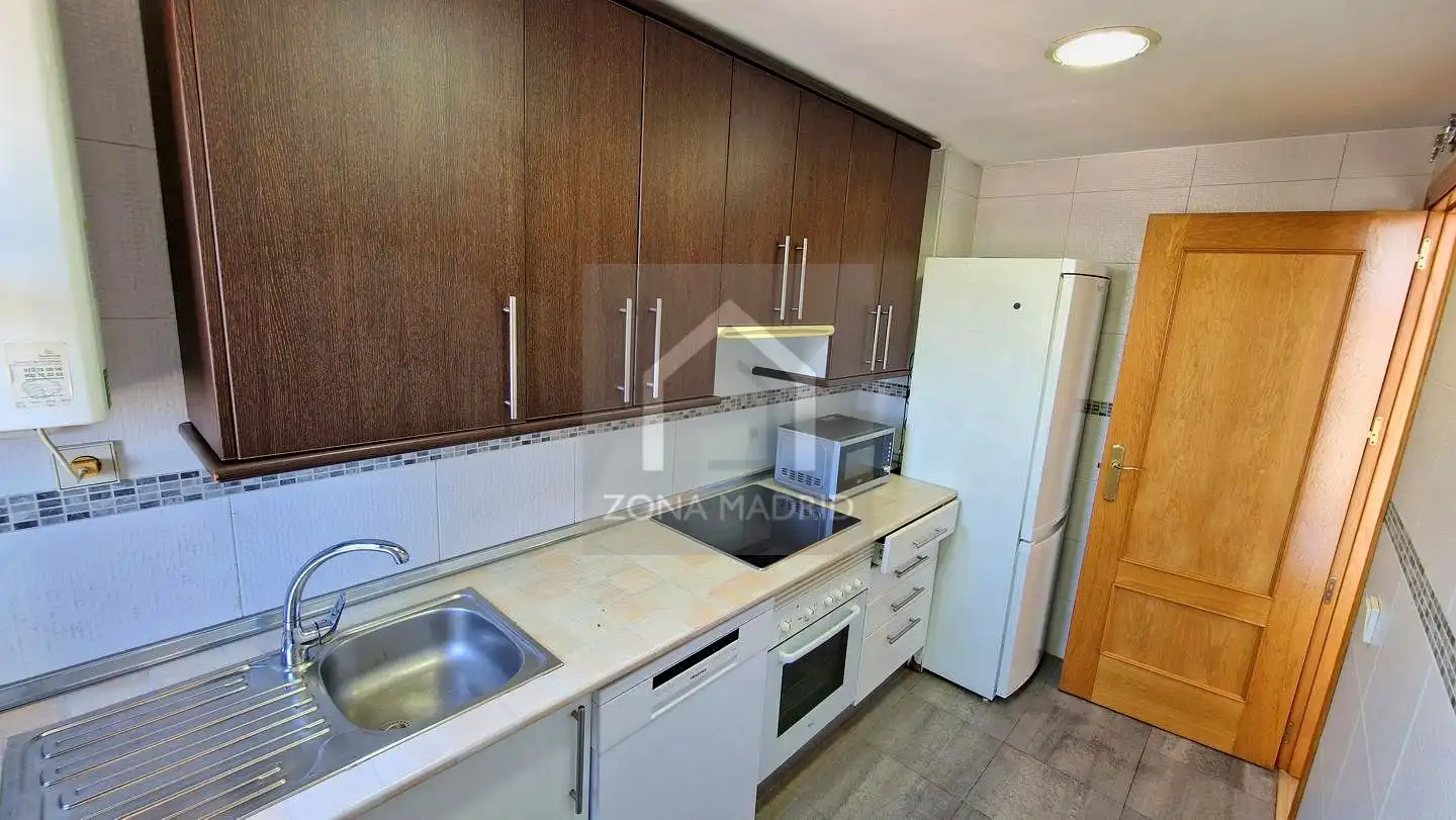 Cocina de Piso de alquiler en Madrid con Aire acondicionado y Amueblado