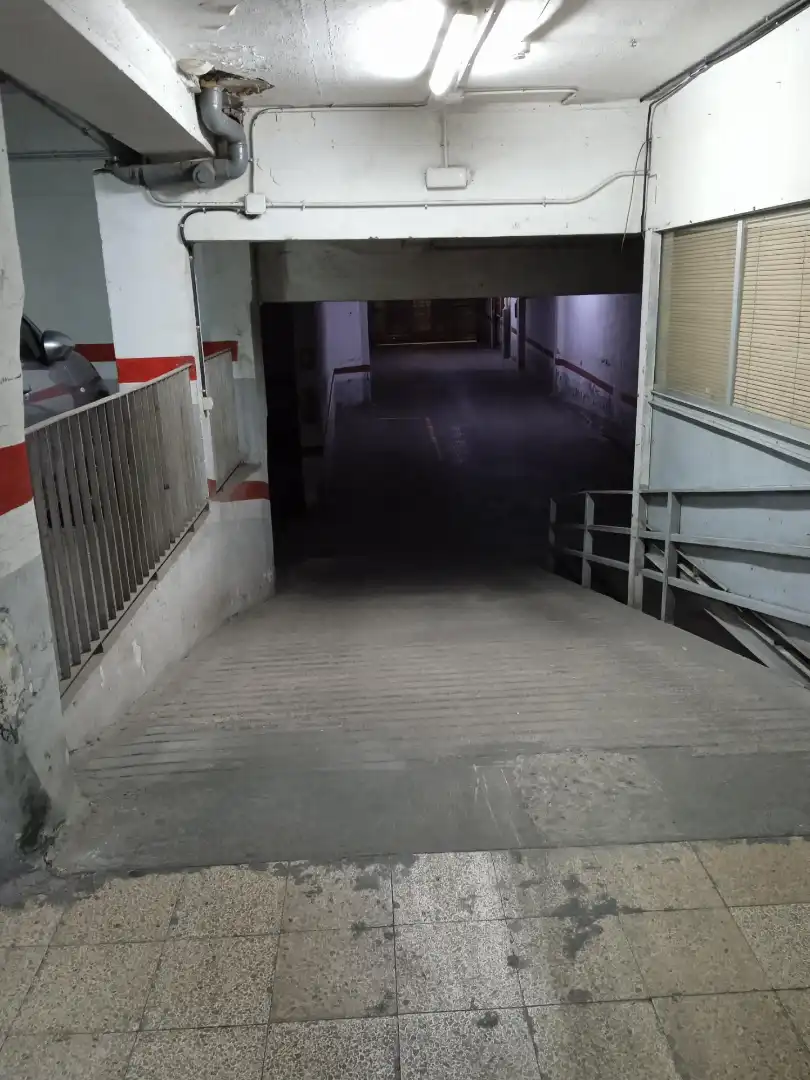 Einzelparkplatz zum Verkauf in Ciutat Vella, imagen 3