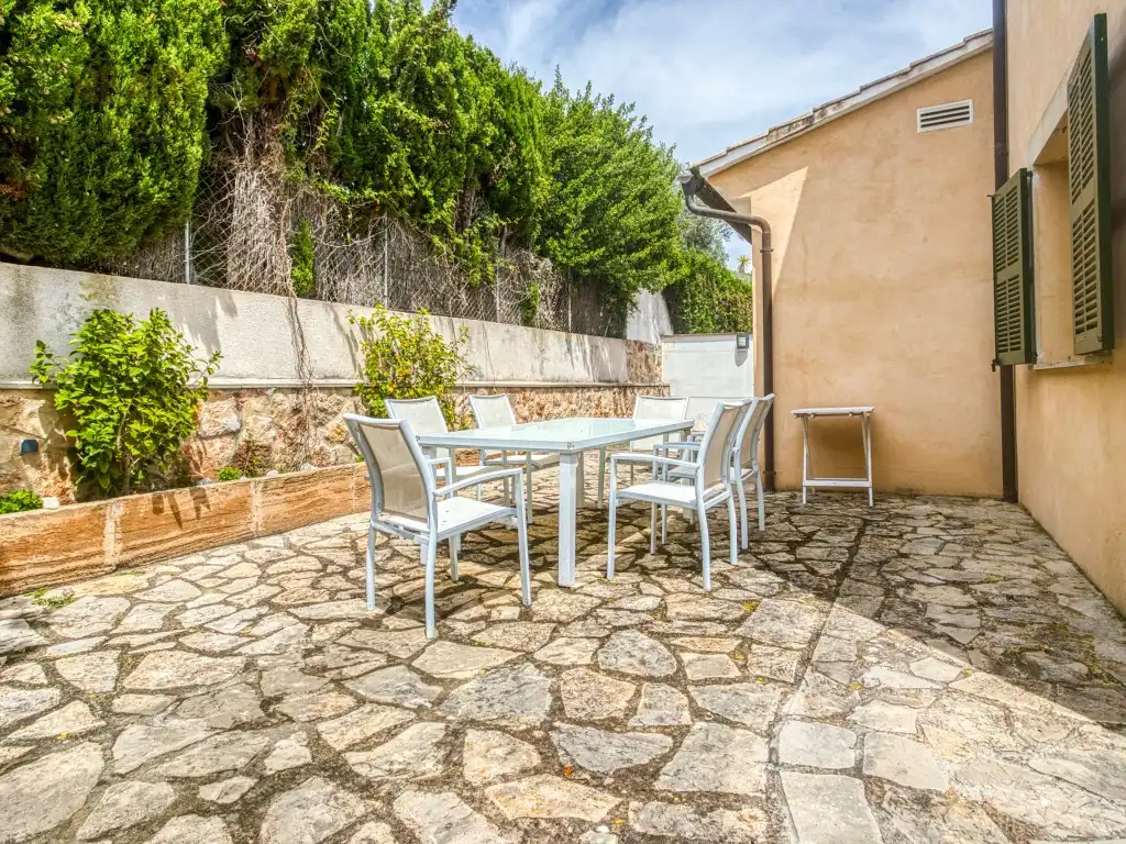 Terrasse von Einfamilien-Reihenhaus zum Verkauf in Alcúdia mit Klimaanlage, Privatgarten und Terrasse