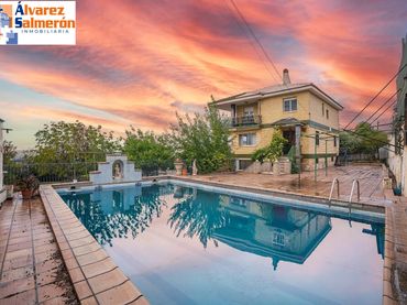 Xalet amb piscina en venda a Barrio de la Vega