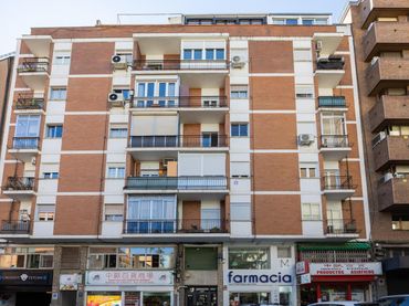 Piso con ascensor en venta en Calle del General Margallo 4