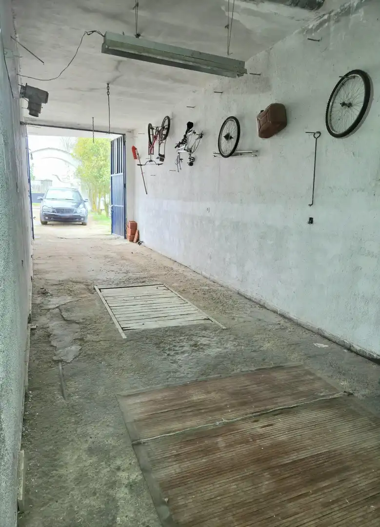 Aparcament de Casa o xalet en venda en Castellanos de Villiquera amb Calefacció