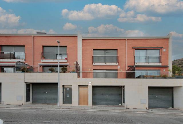 Casa adosada en Venta en C/ Garcilaso de la Vega en Can Franquesa