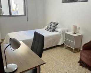 Dormitori de Apartament per a compartir en  Valencia Capital amb Moblat i Internet