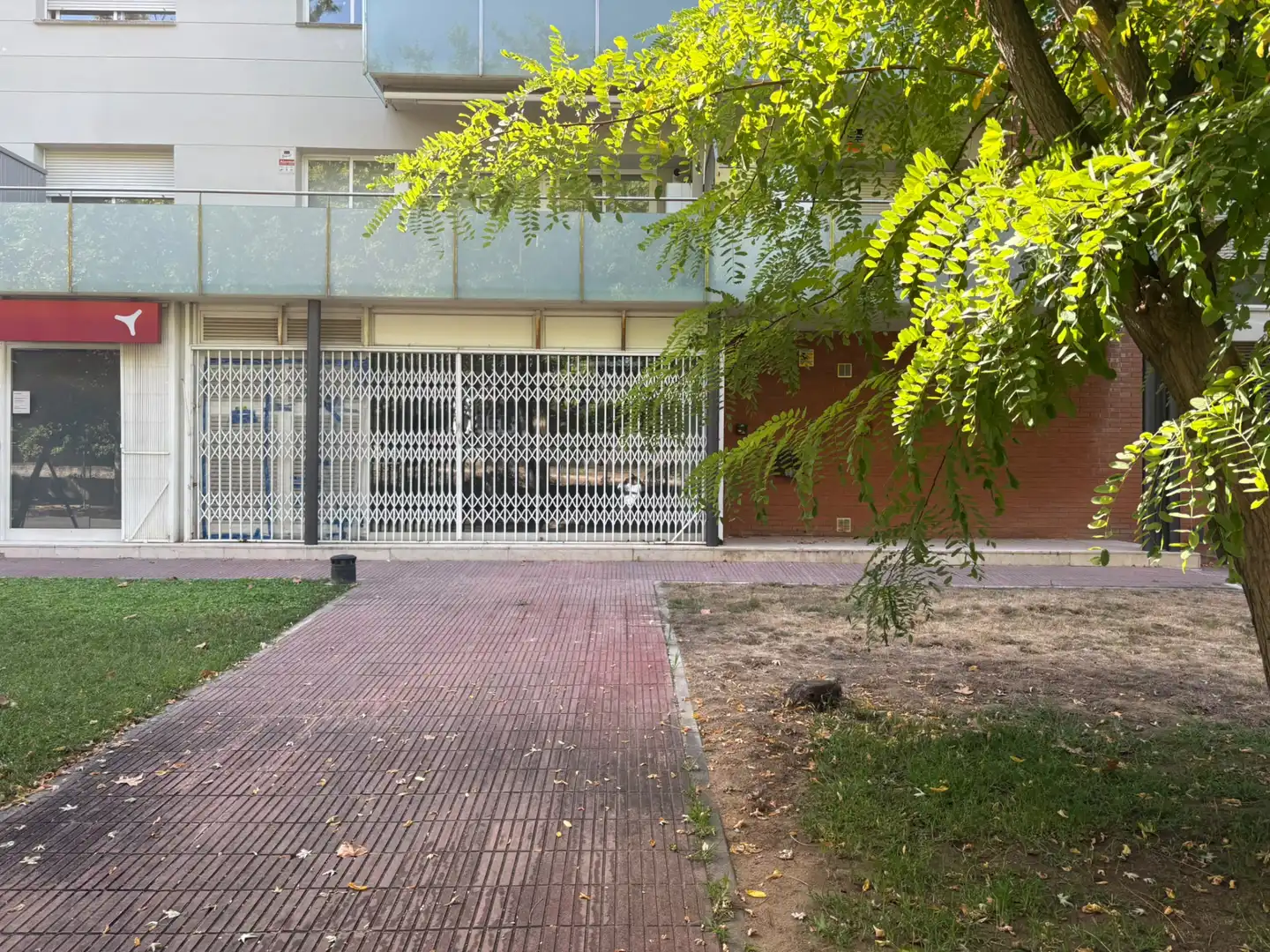 Vista exterior de Local de lloguer en Sant Cugat del Vallès