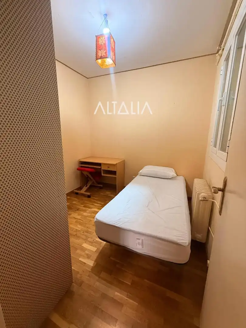 Bedroom of Flat for rent in Cuenca  with Heating, Terrace and Storage room