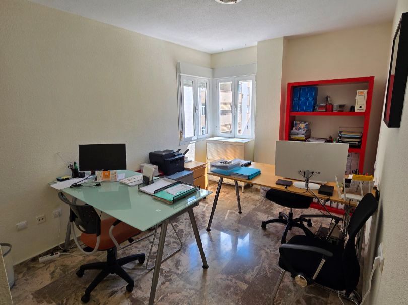 Oficina de lloguer en Málaga Capital amb Aire condicionat, Calefacció i Internet