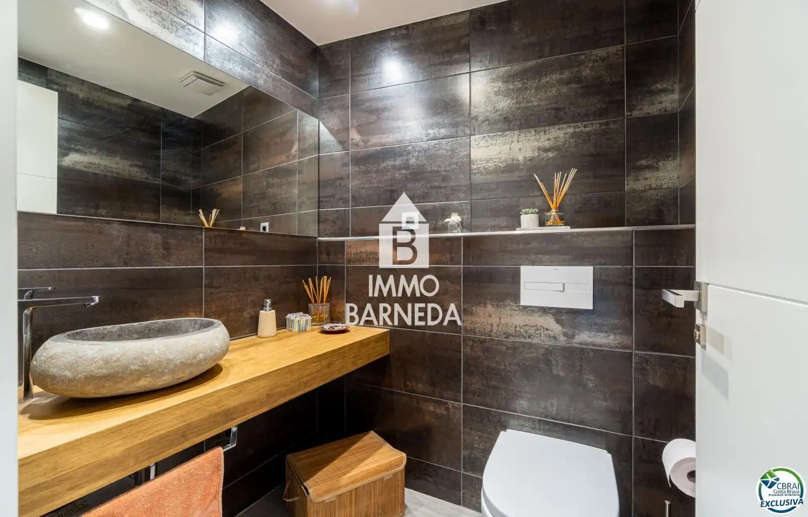 Bany de Pis en venda en Roses amb Aire condicionat, Calefacció i Terrassa