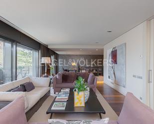 Sala d'estar de Apartament en venda en  Barcelona Capital amb Terrassa