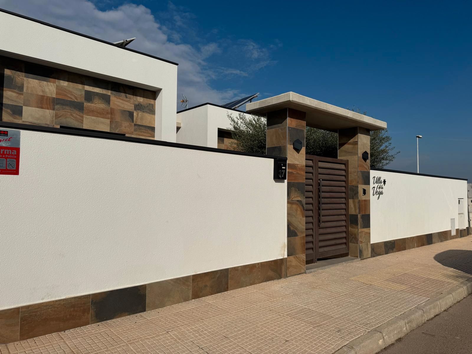 Vista exterior de Casa o xalet en venda en Formentera del Segura amb Aire condicionat, Calefacció i Jardí privat