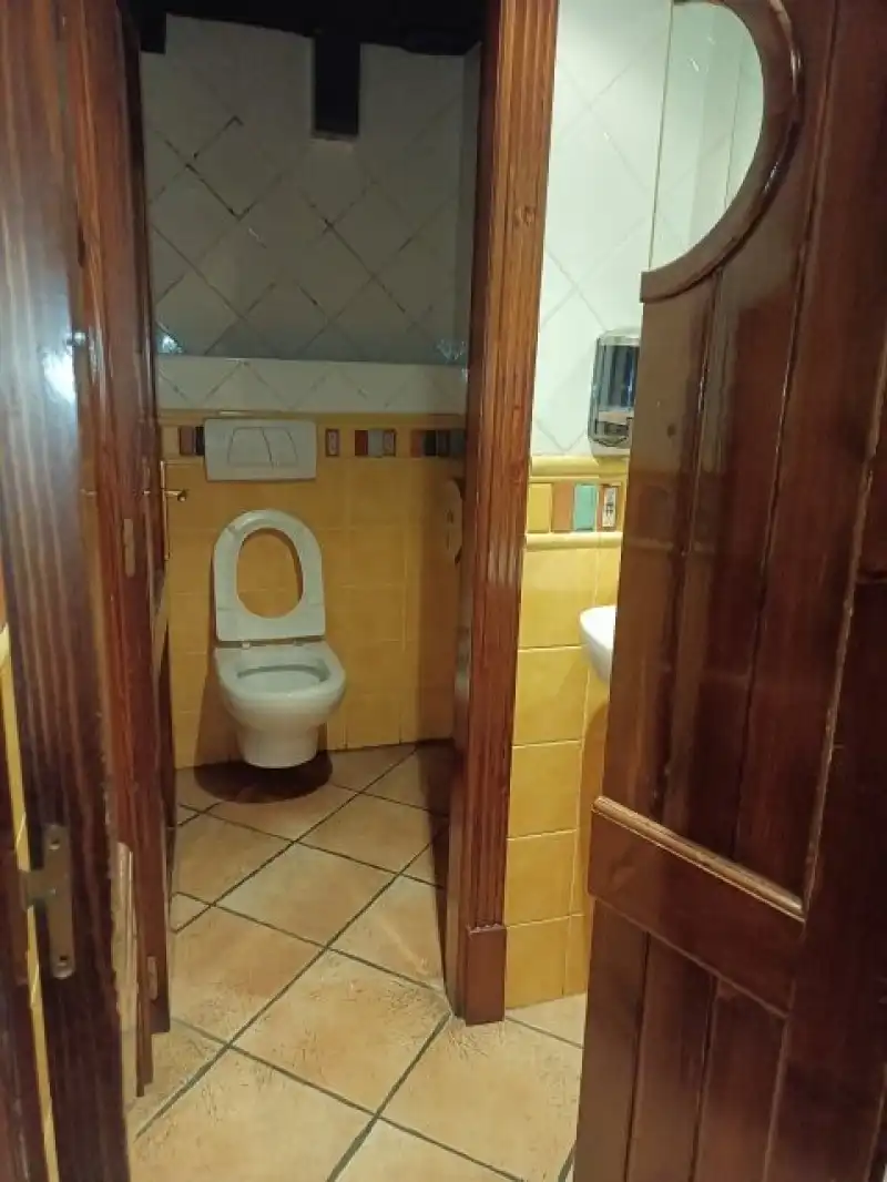 Baño de Local en venta en Santander con Calefacción
