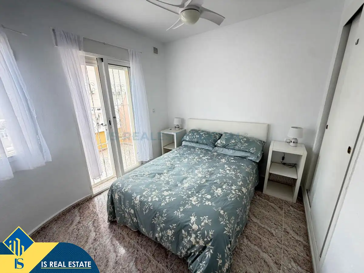 Dormitori de Casa o xalet en venda en Orihuela amb Calefacció, Moblat i Forn