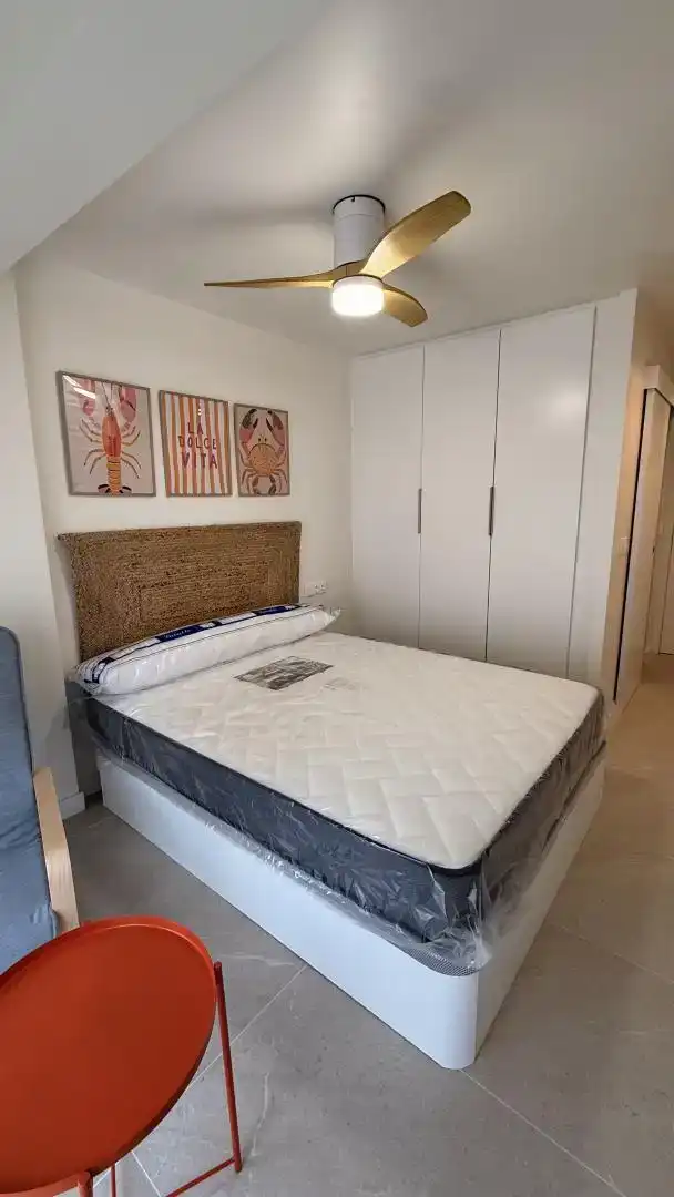 Schlafzimmer von Wohnung zur Miete in Elche / Elx mit Klimaanlage