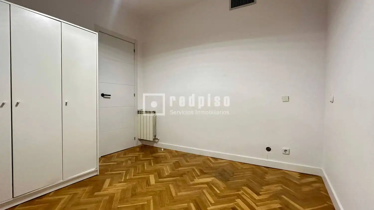 Bedroom of Flat for rent in Madrid  with Heating, Parquet flooring and Terrace