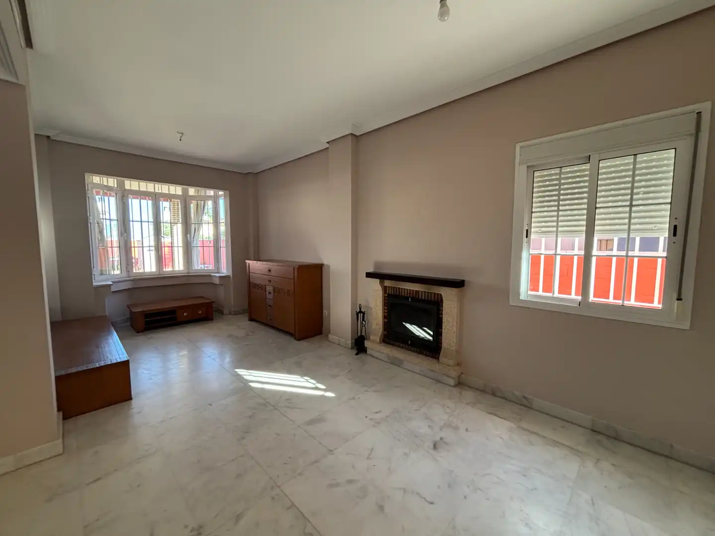 Living room of Detached homes for sale in Almensilla  with Air Conditioner, Private garden and Terrace