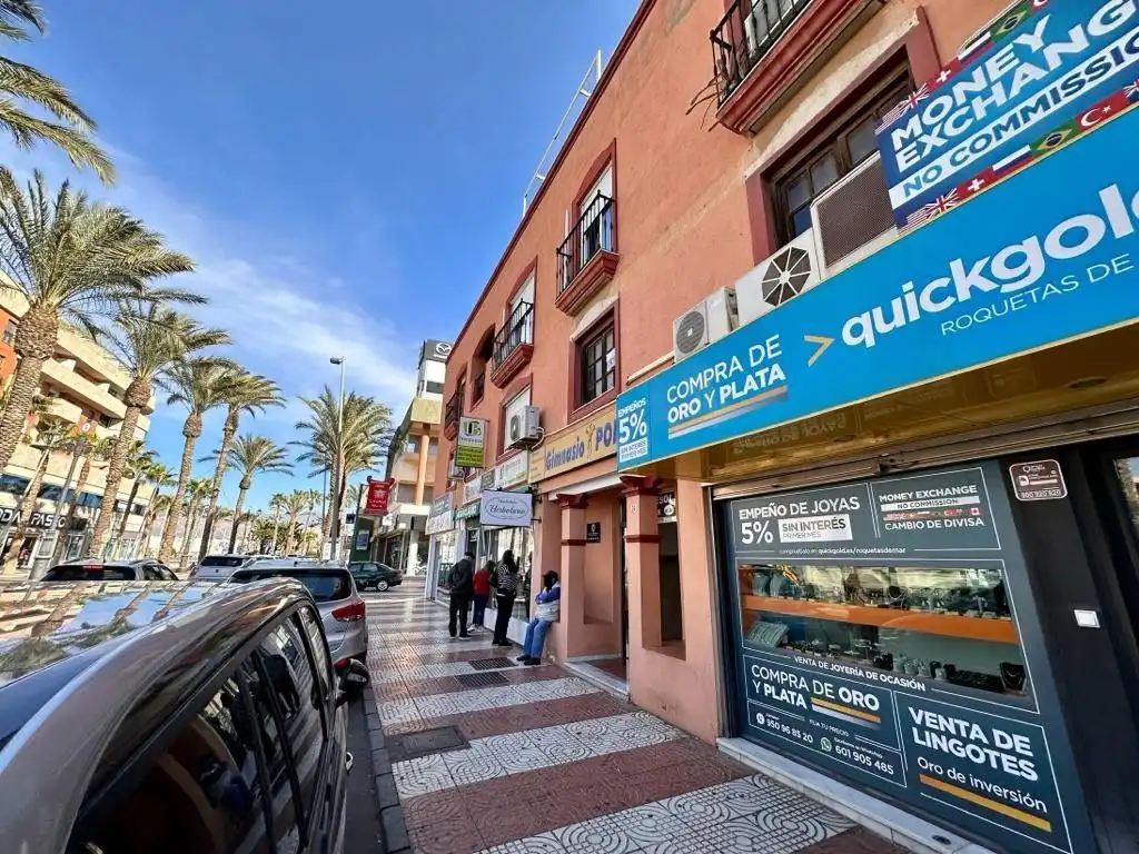 Exterior view of Office for rent in Roquetas de Mar