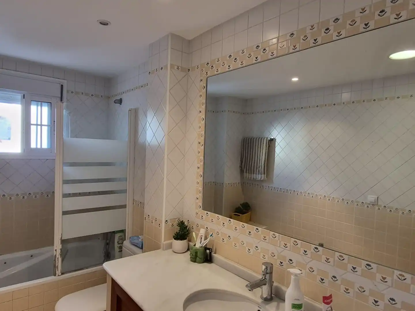 Baño de Casa adosada en venta en Pilas con Aire acondicionado, Terraza y Trastero