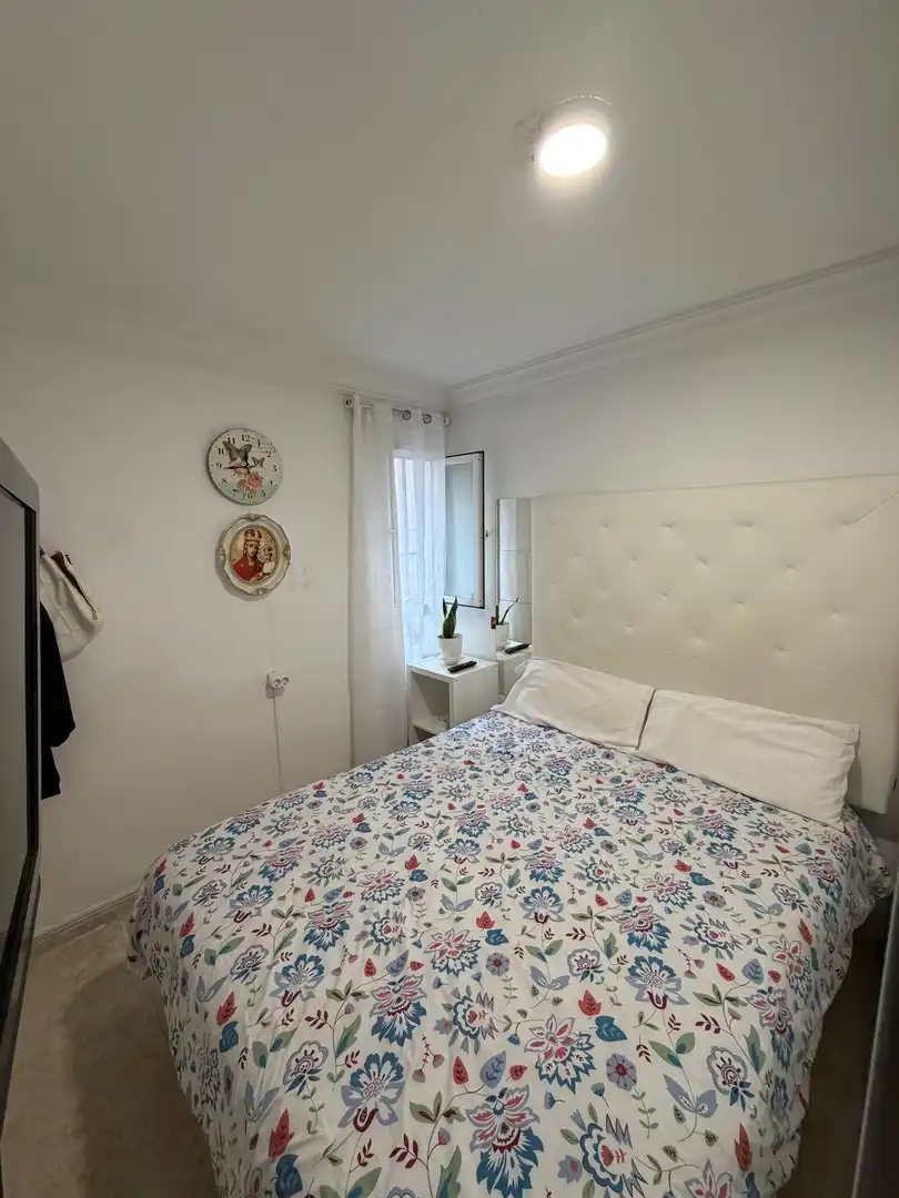 Flat for sale in Reyes Católicos
