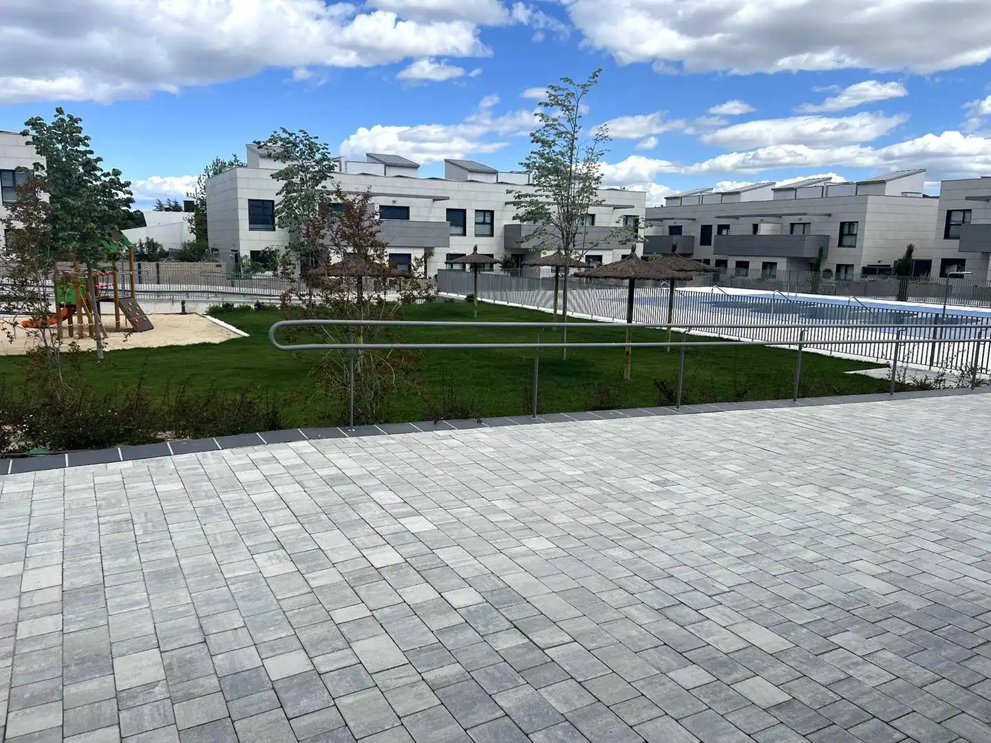 Terrassa de Casa adosada en venda en Boadilla del Monte amb Calefacció, Jardí privat i Terrassa