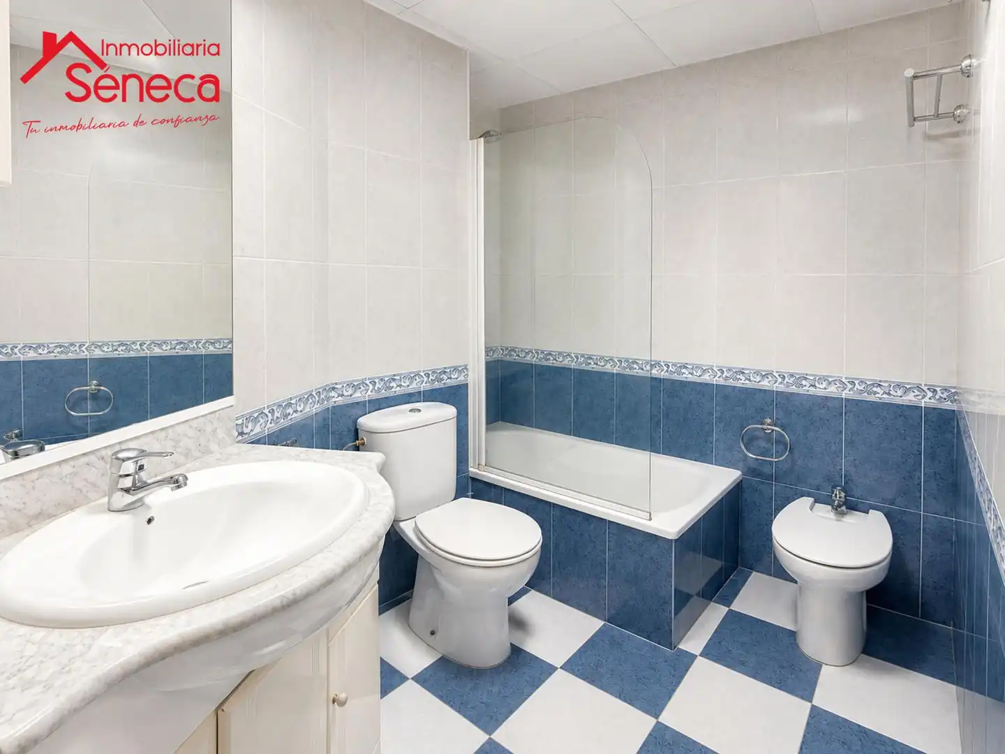 Baño de Piso de alquiler en Córdoba con Aire acondicionado, Calefacción y Amueblado