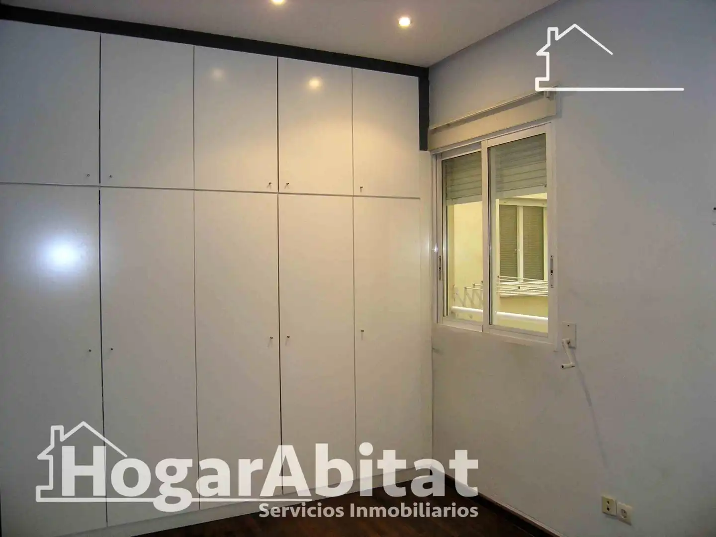 Habitación de Piso en venta en Valencia con Aire acondicionado