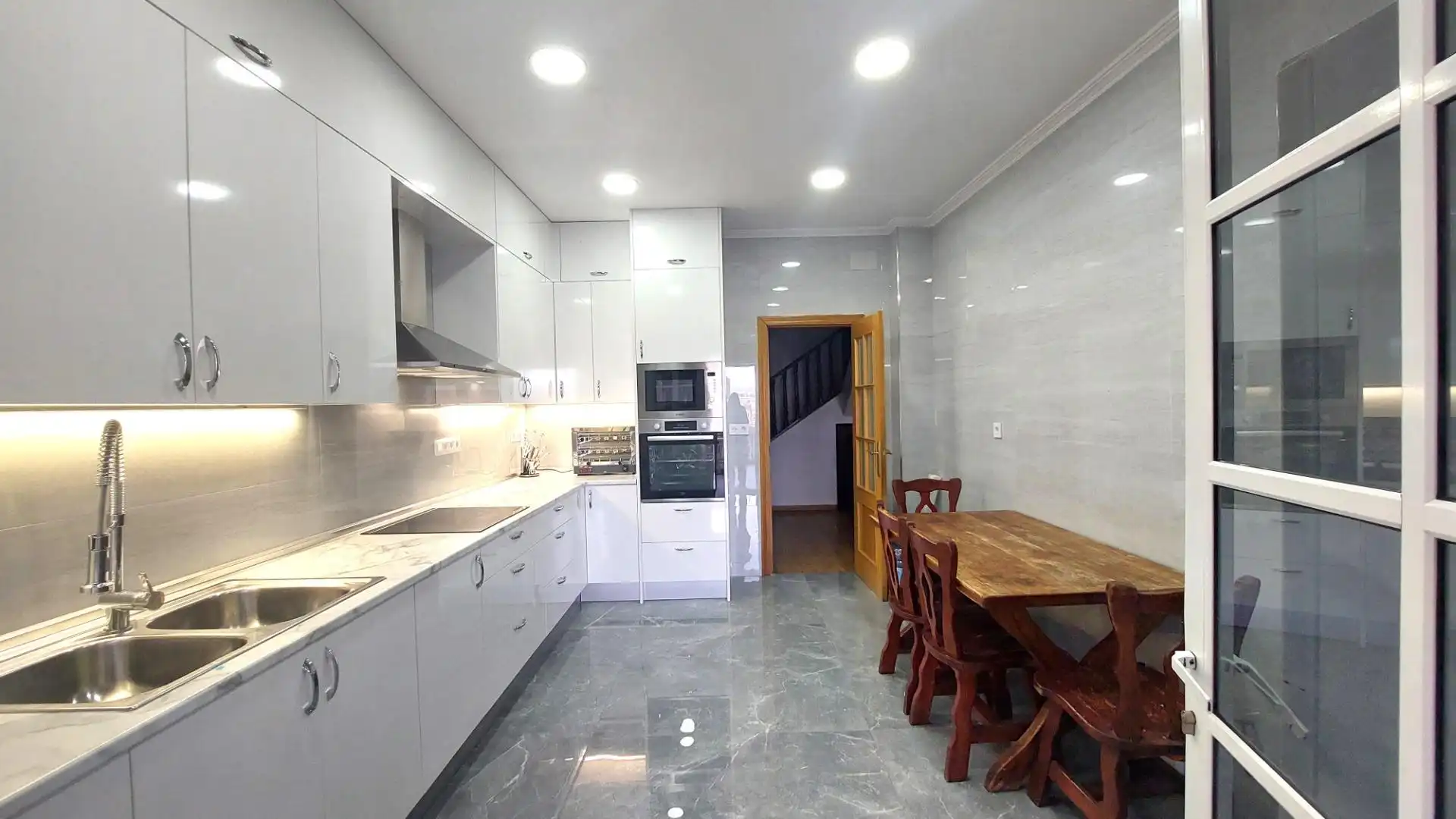 Cuina de Dúplex en venda en Cartagena amb Aire condicionat, Calefacció i Jardí privat