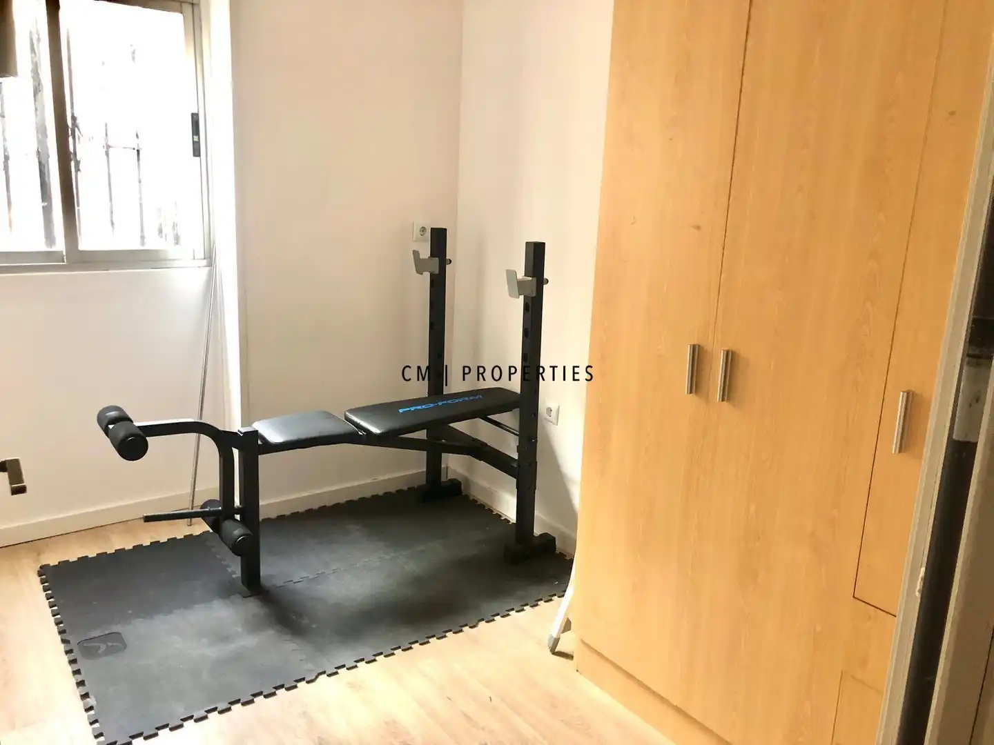 Schlafzimmer von Wohnung zur Miete in Valencia mit Klimaanlage, Heizung und Möbliert