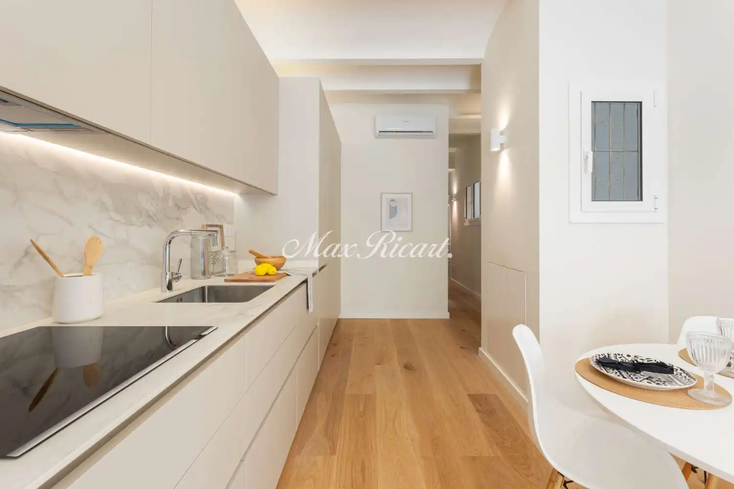 Kitchen of Flat for sale in Barcelona  with Air Conditioner, Heating and Balcony