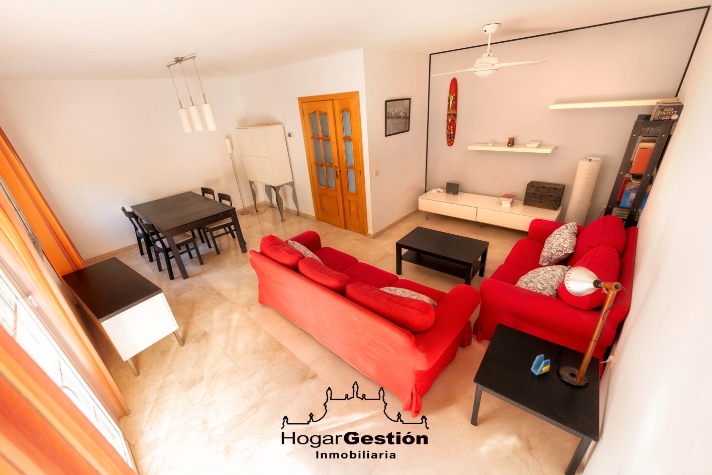 Wohnzimmer von Einfamilien-Reihenhaus zum Verkauf in Ontígola mit Heizung, Parkett und Gemeinschaftspool