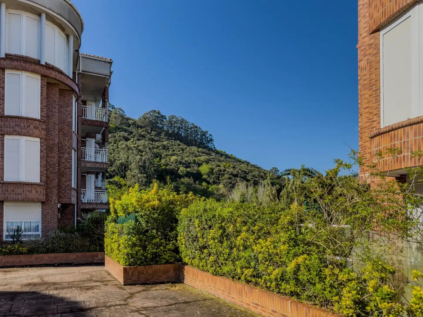 Vista exterior de Planta baixa en venda en Noja amb Calefacció, Jardí privat i Terrassa