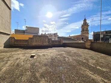 Casa amb balcó en venda a Calle Valencia