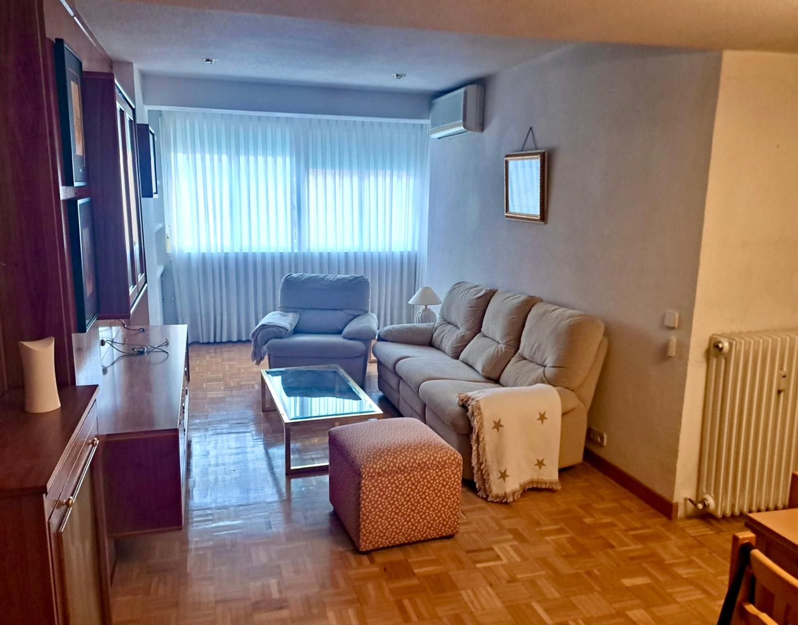 Sala d'estar de Pis de lloguer en  Madrid Capital amb Aire condicionat, Calefacció i Terrassa