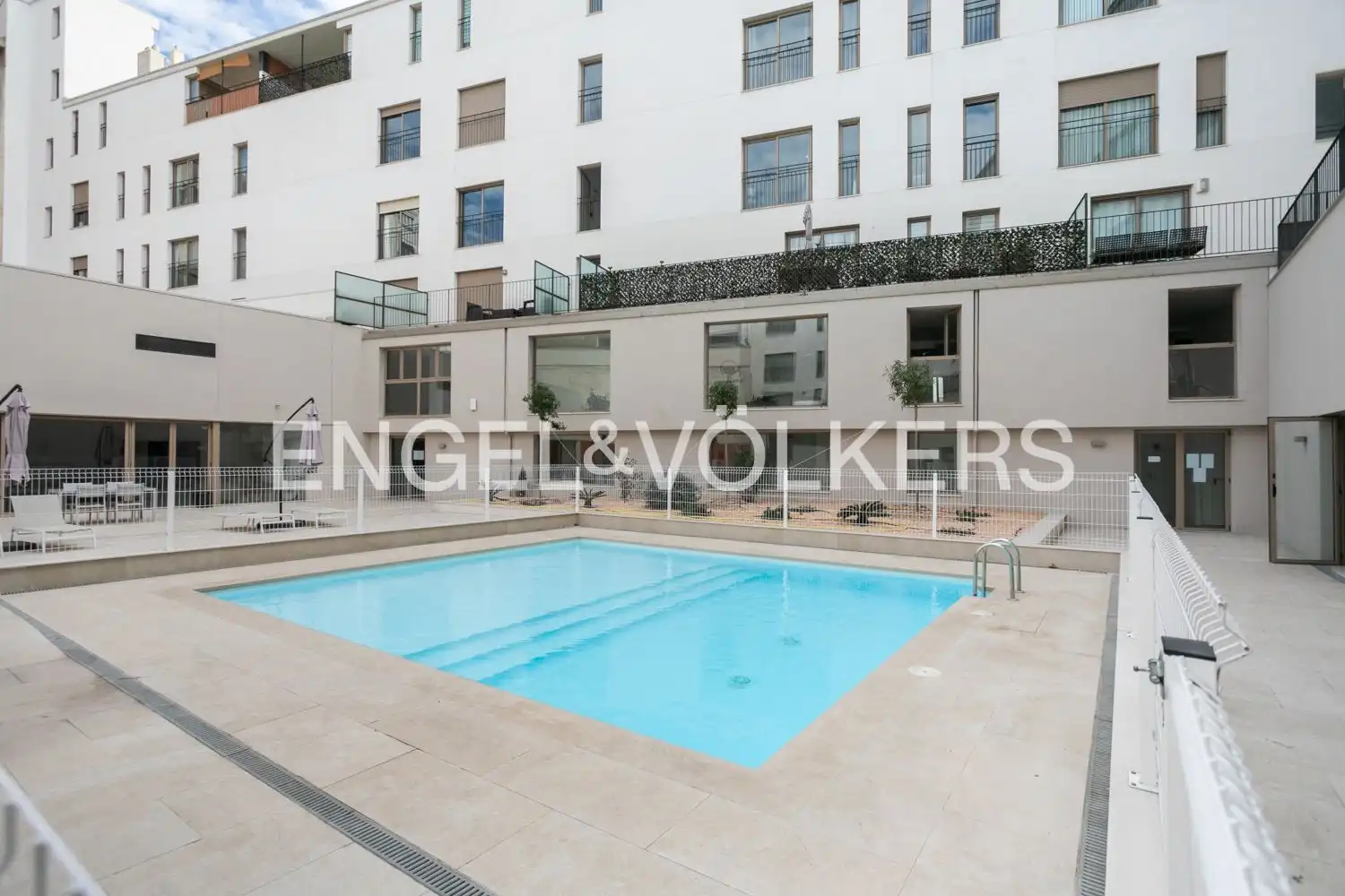 Piscina de Piso de alquiler en Valencia con Aire acondicionado, Calefacción y Jardín privado