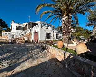 Vista exterior de Casa o xalet en venda en L'Ampolla amb Aire condicionat, Jardí privat i Terrassa