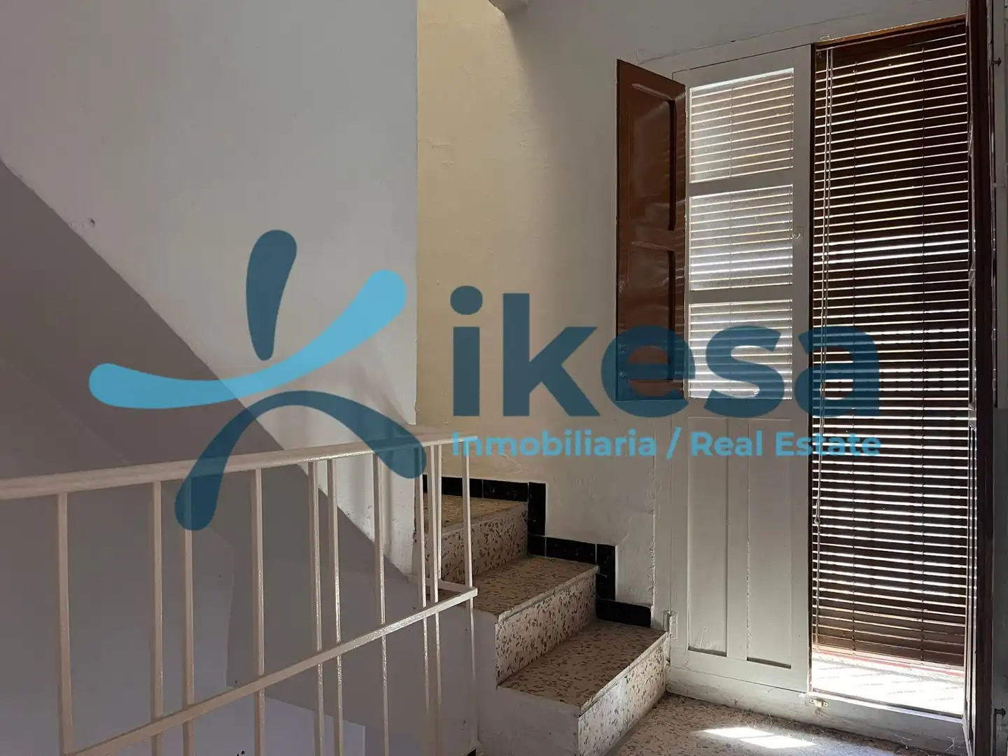 Casa adosada en venta en Badolatosa