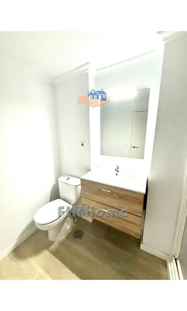 Baño de Piso de alquiler en Sevilla con Aire acondicionado, Amueblado y Balcón