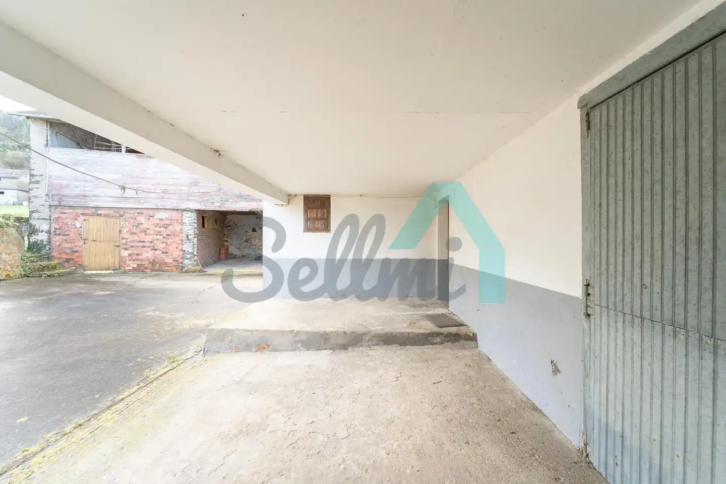Parking of Houses for sale in Valdés - Luarca  with Private garden and Parquet flooring