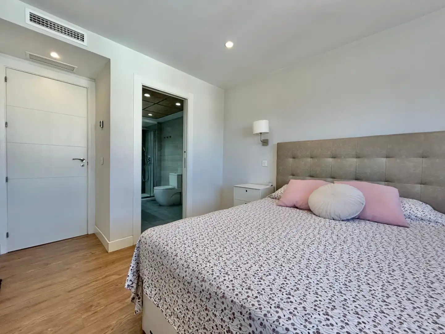 Bedroom of Apartments for sale in Málaga  with Air Conditioner, Terrace and Storage room