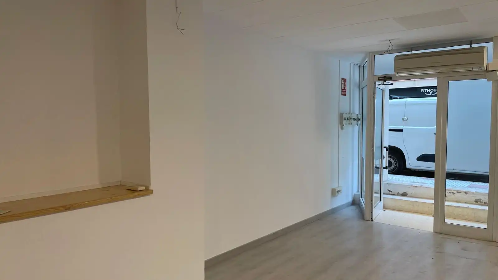 Commercial properties for rent in El Masnou  with Air Conditioner