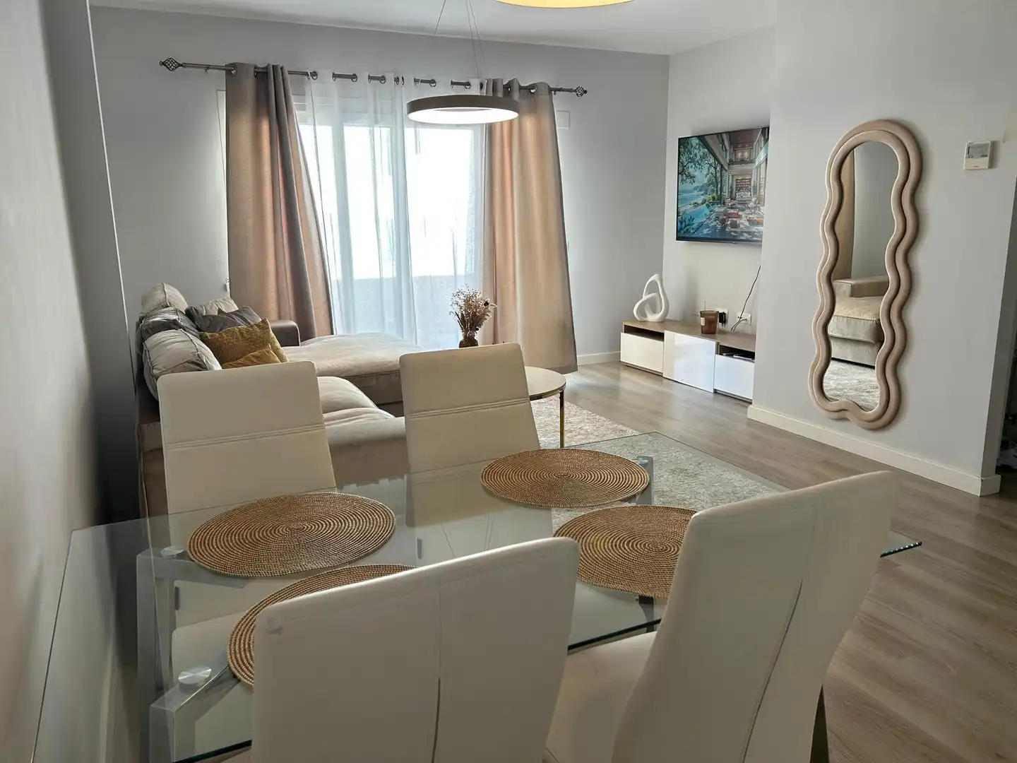 Living room of Apartments for rent in Nueva Andalucía
