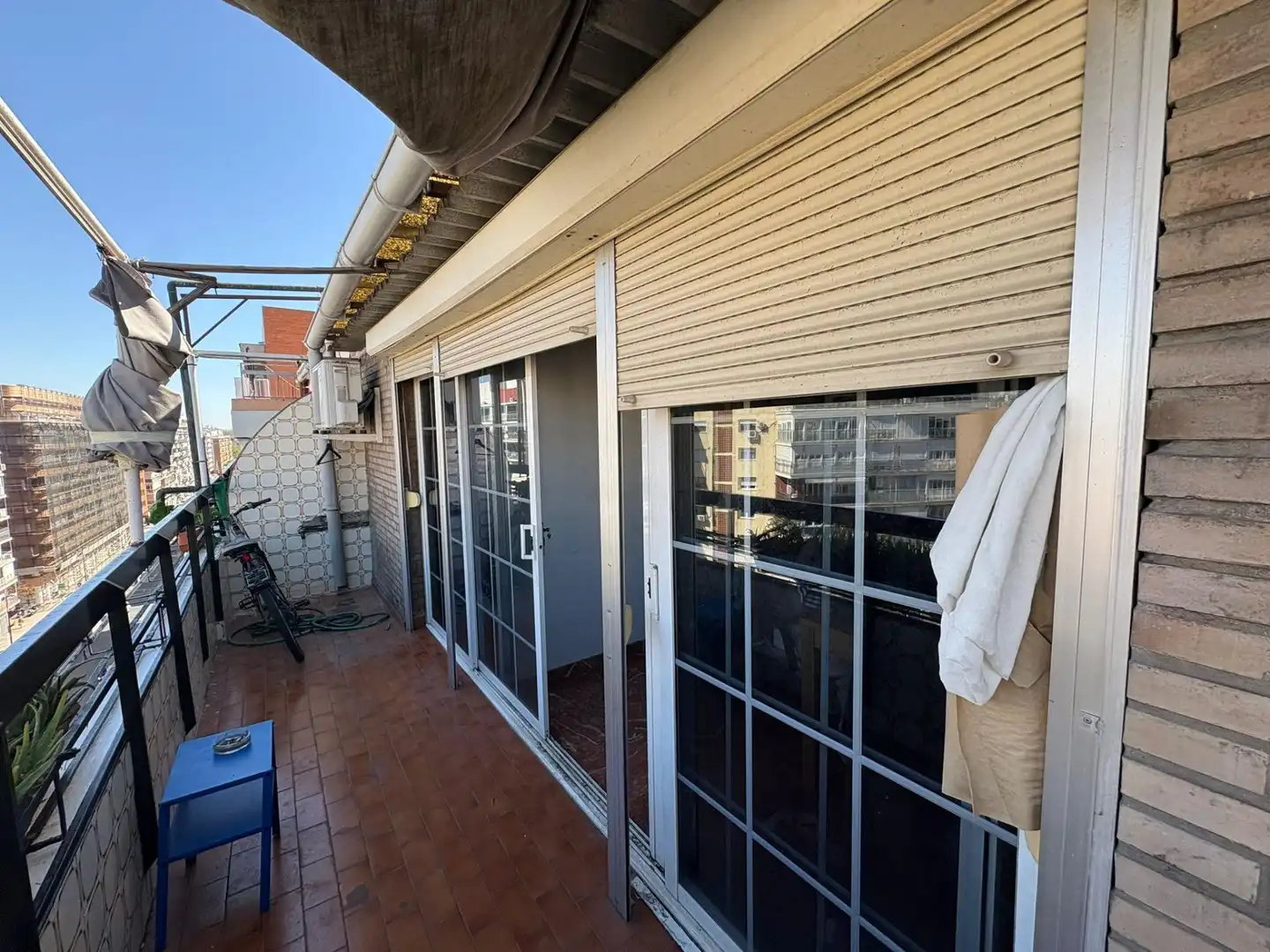 Vista exterior de Ático en venta en  Sevilla Capital con Aire acondicionado y Terraza