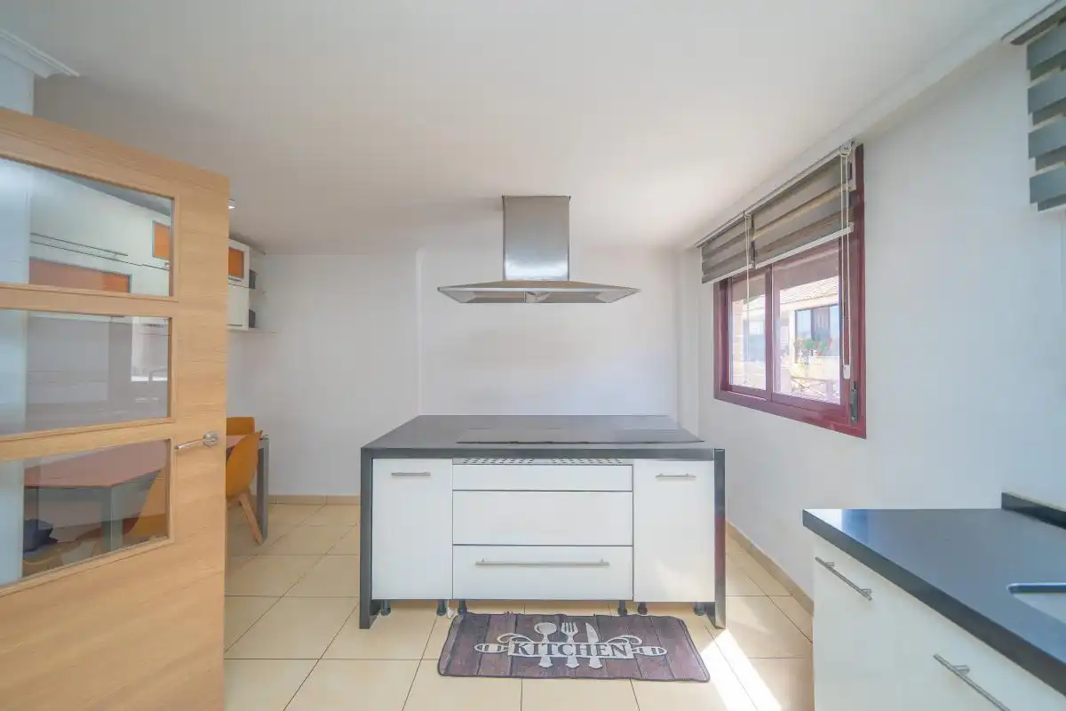 Cuina de Casa adosada en venda en La Nucia amb Aire condicionat, Calefacció i Terrassa