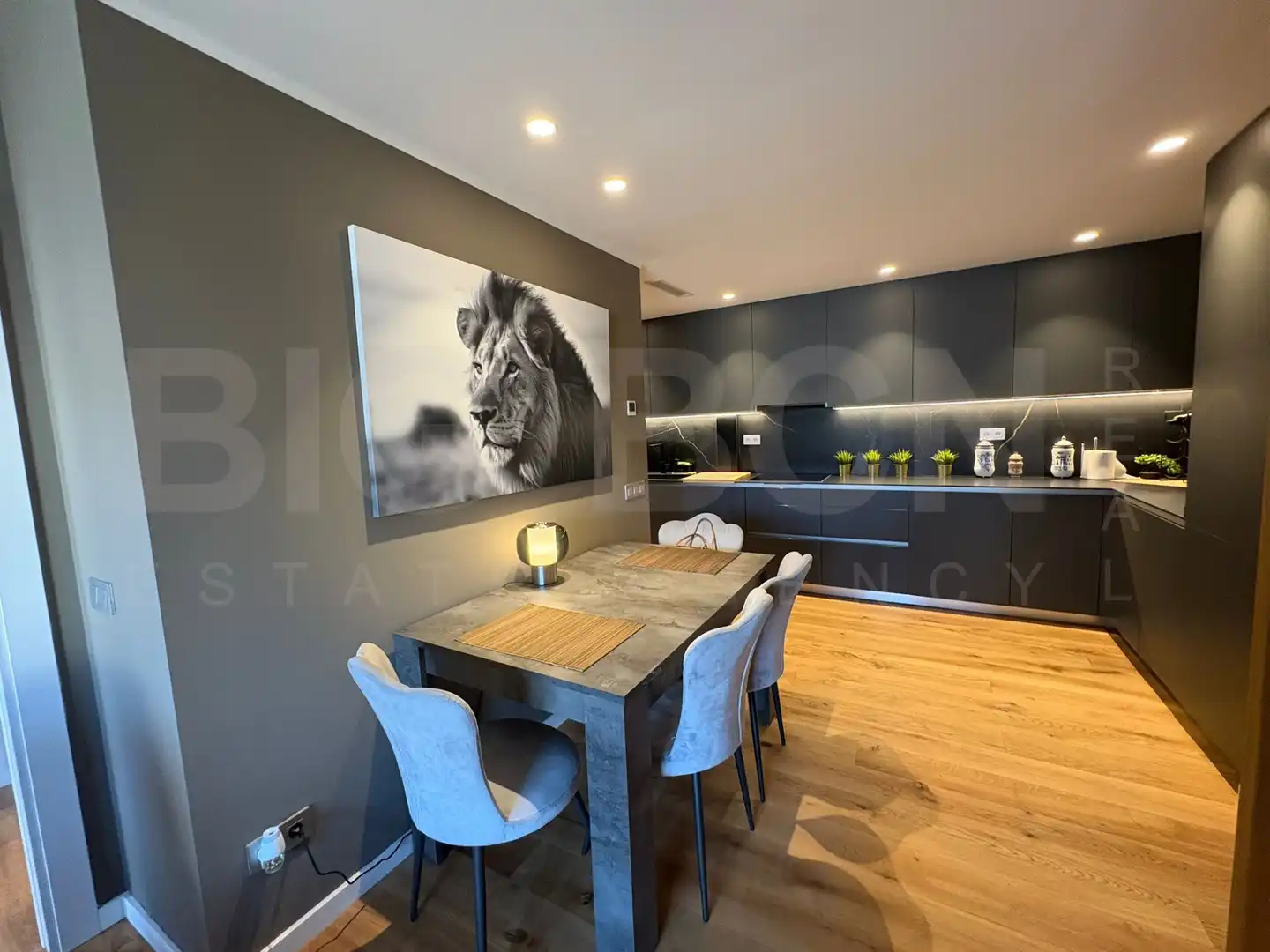 Menjador de Casa adosada en venda en Esplugues de Llobregat amb Aire condicionat, Calefacció i Parquet